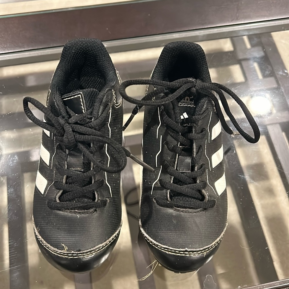 Adidas soccer cleats Little boys Size 10K